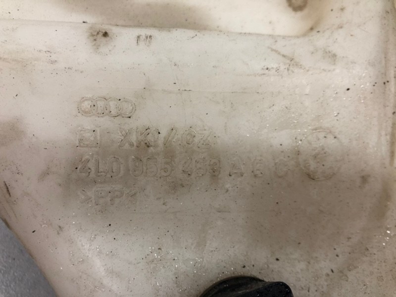 Бачок стеклоомывателя Q7