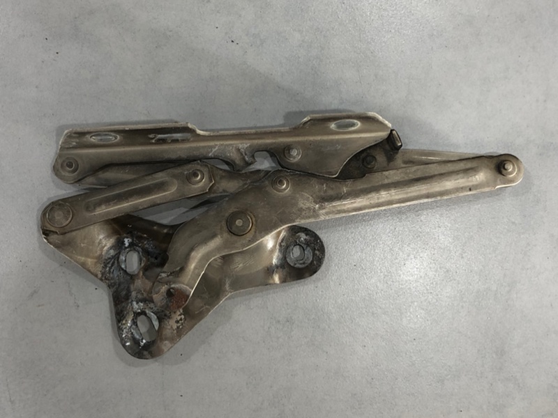 Петля капота левая Volvo 940 1993 3528677 контрактная
