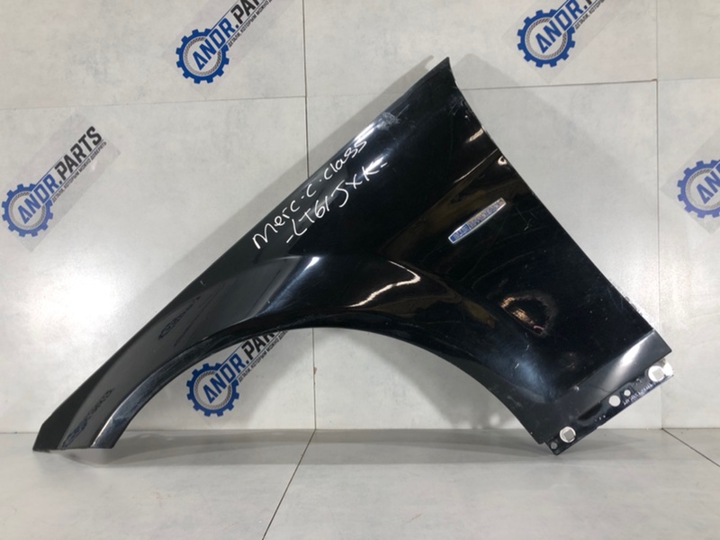 Крыло переднее левое Mercedes C 2011 W204 2048801318 контрактная