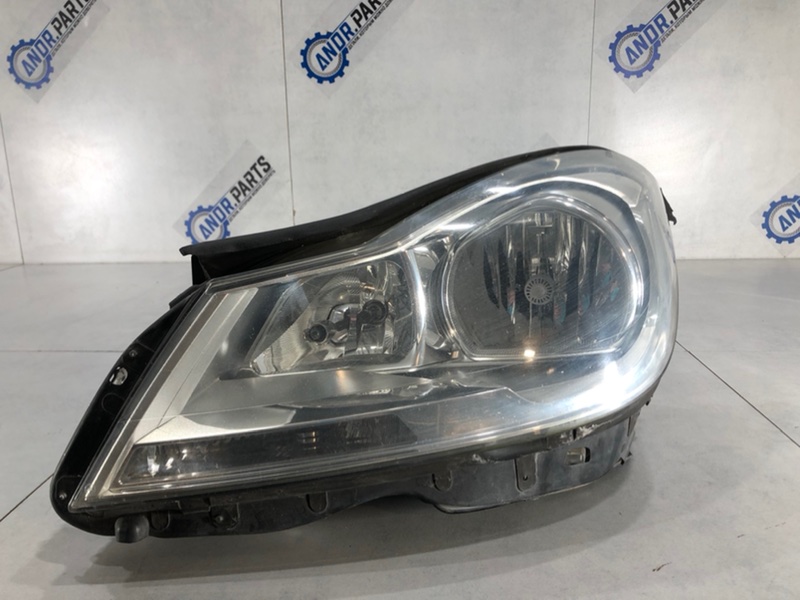 Фара галогеновая передняя левая Mercedes C 2011 W204 2048205159 контрактная