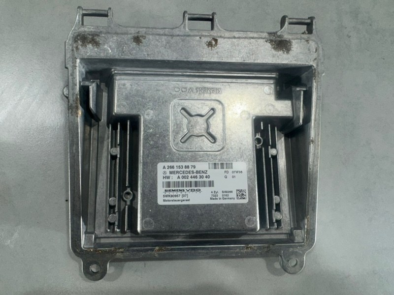 Блок управления двигателем Mercedes A 2011 W169 M266.940 A0024463040 контрактная