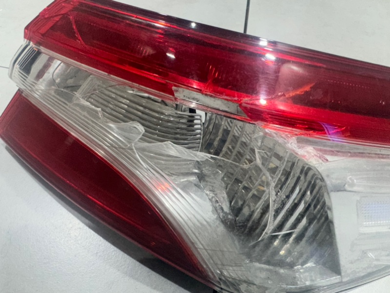 Фонарь задний правый Camry 2018 XV70