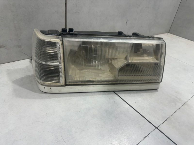 Фара галогеновая правая Volvo 940 B230GK
