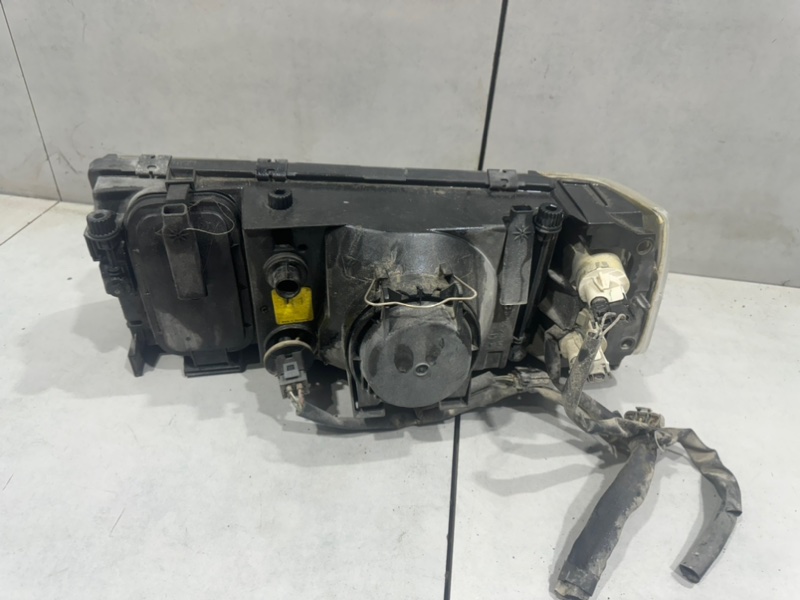 Фара галогеновая правая 940 1994 B230GK
