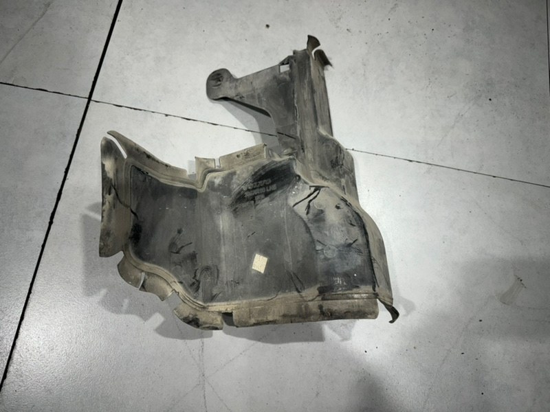 Дефлектор воздушный левый Volvo S80 30678190 контрактная