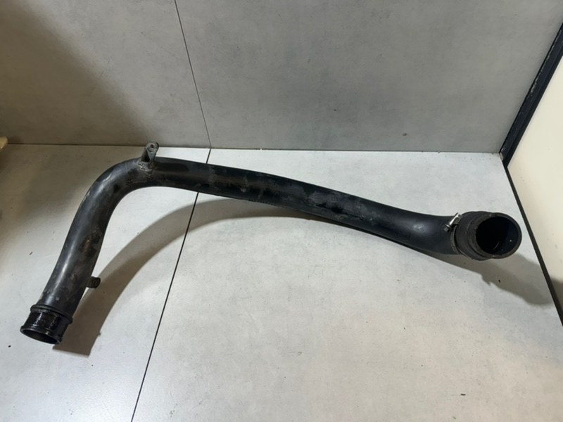 Запчасть патрубок интеркулера Volvo S60 B5254T2 8638967 контрактная Патрубок интеркулера Volvo S60 B5254T2 8638967 контрактная