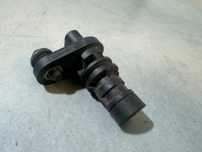 Датчик коленвала Volvo v40 B5204T9 31303937 контрактная