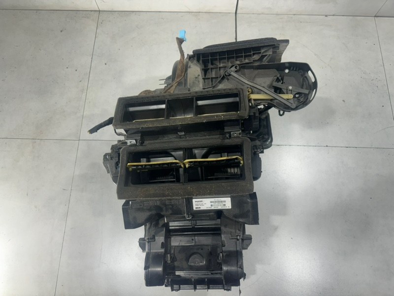 Печка салона XC60 B4204T6