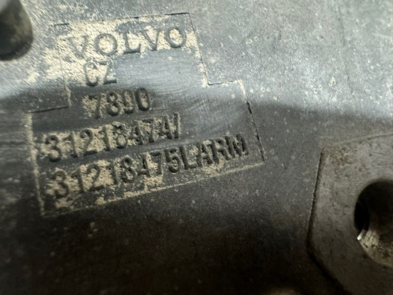Замок капота левый Volvo XC90 B5254T2