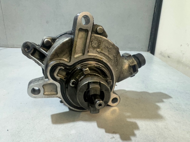 Насос вакуумный XC60 D5244T10