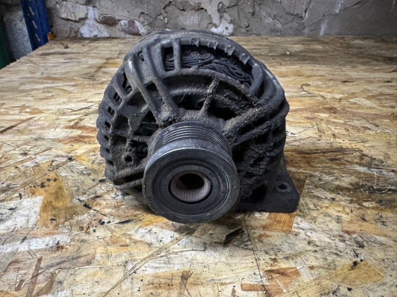 Генератор Volvo XC90 D5244T4 Генератор Volvo XC90 D5244T4