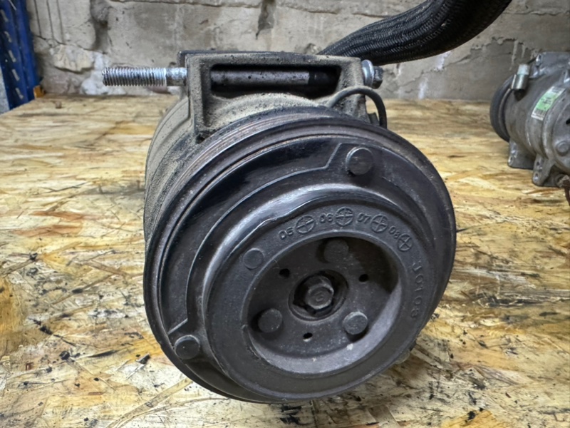 Компрессор кондиционера Volvo XC90 D5244T4 31308261 контрактная