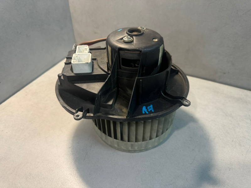 Мотор печки Volvo XC90 31320393 контрактная