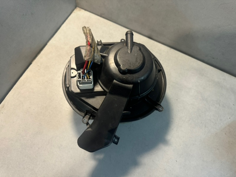 Мотор печки XC90