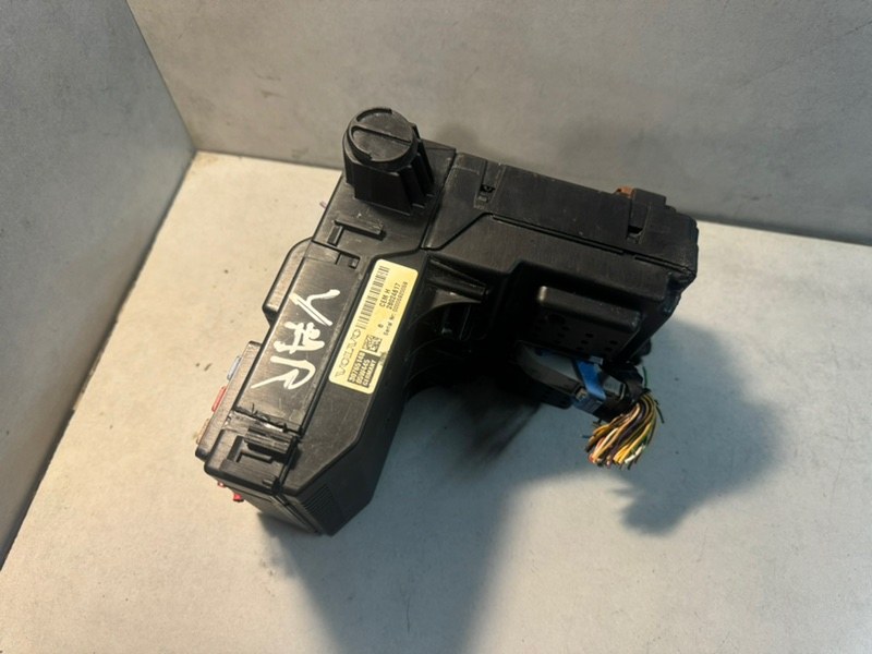 Блок предохранителей XC90 B5254T2 Блок предохранителей XC90 B5254T2