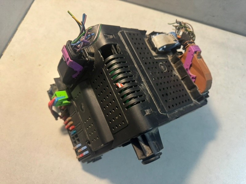 Блок предохранителей Volvo XC90 B5254T2 Блок предохранителей Volvo XC90 B5254T2