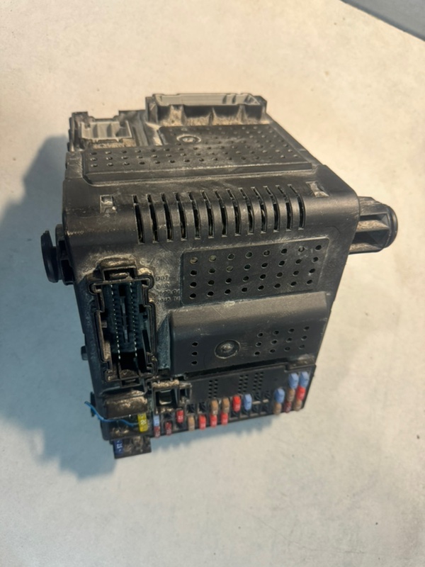 Блок предохранителей XC90