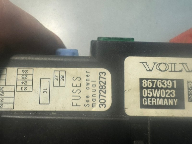 Блок предохранителей XC90