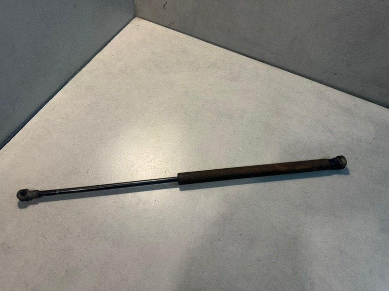 Амортизатор крышки багажника Volvo XC90 30634580 контрактная