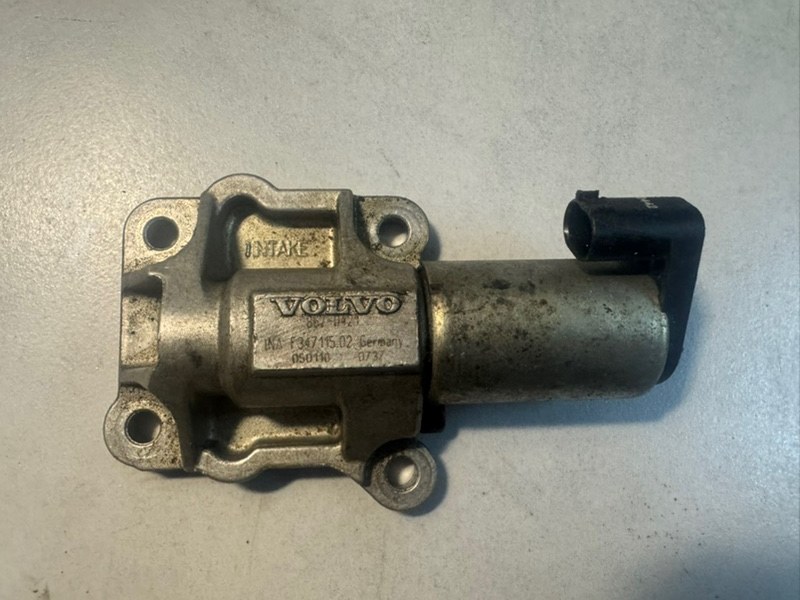 Клапан впускной Volvo XC90 8670421 контрактная