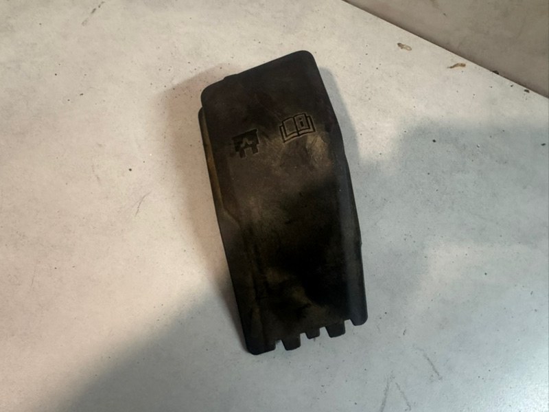 Запчасть крышка блока предохранителей Volvo S60 B4164T 31337340 контрактная Крышка блока предохранителей Volvo S60 B4164T 31337340 контрактная
