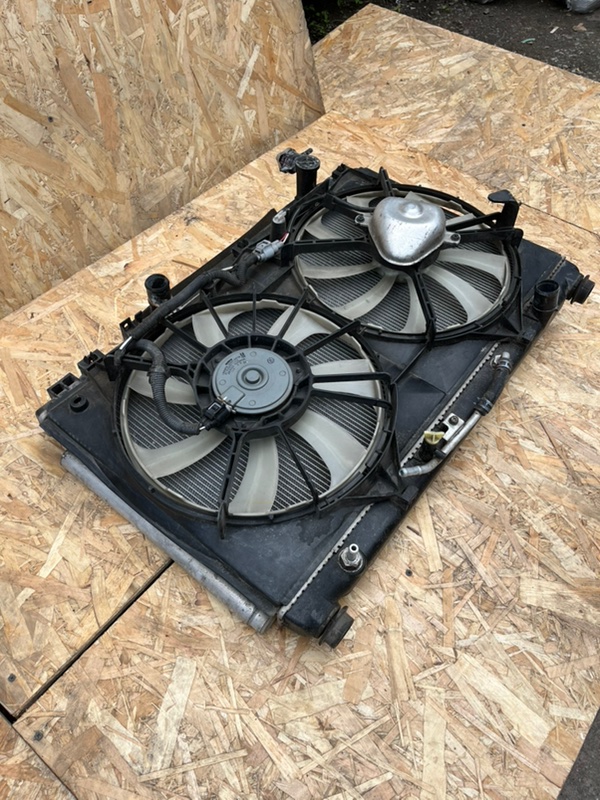 Радиатор TOYOTA CAMRY 2006 ACV40 2AZ-FE 1640028631 контрактная