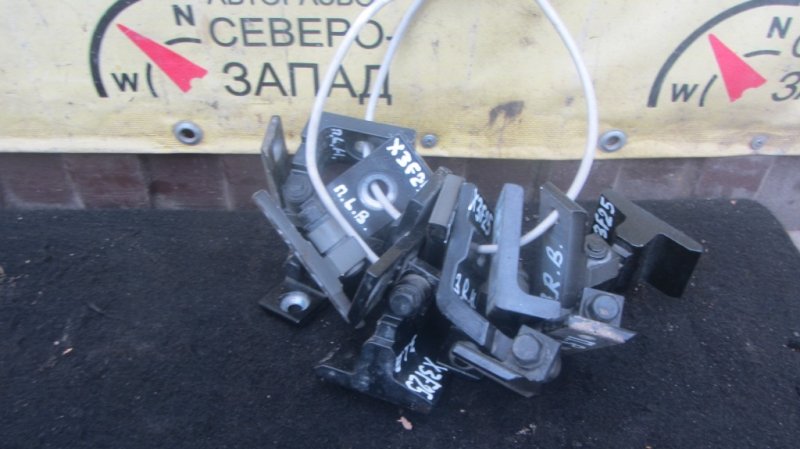 Петля дверная передняя правая BMW X3 F25 N47D20C 41517176849 контрактная