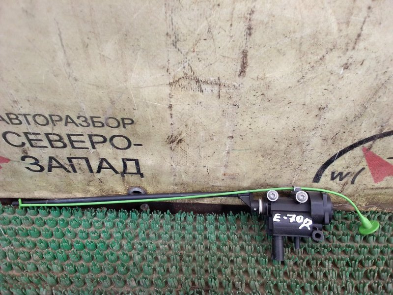 Замок лючка бензобака BMW X5 E70 N55B30 67116985882 контрактная