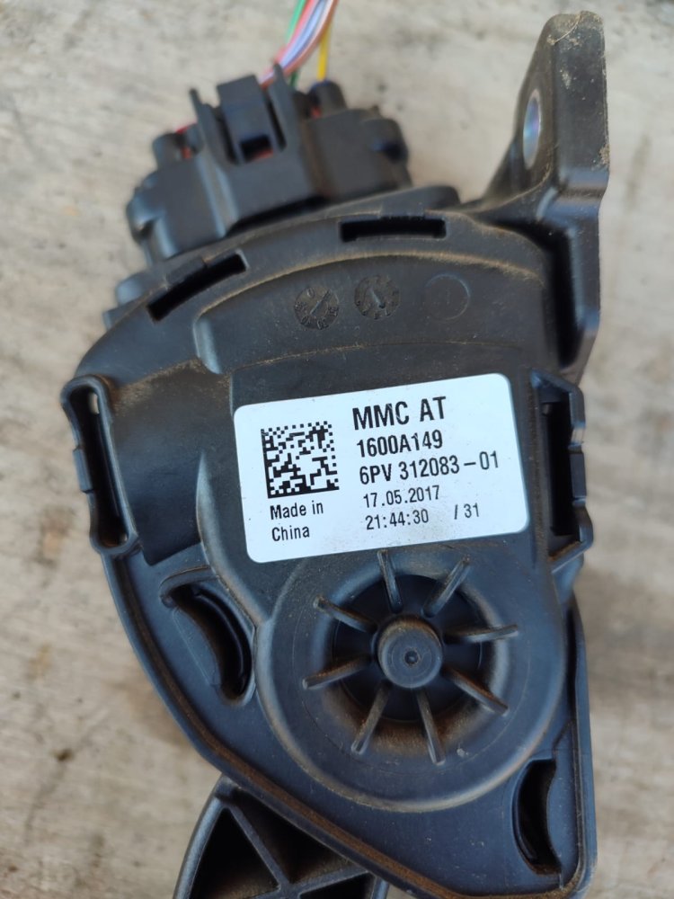 Педаль газа L200 2019 SUV (4N15) UBT2985