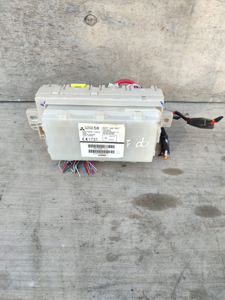 Блок предохранителей Mitsubishi L200 SUV (4N15) UBT2985