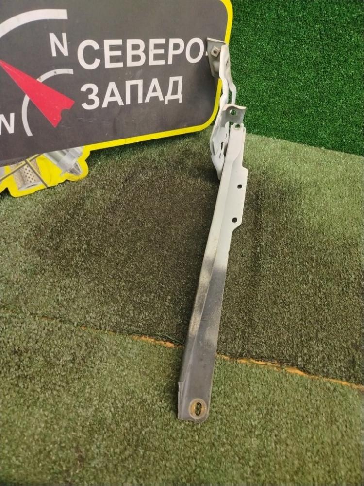 Кронштейн замка капота Toyota Corolla 180 1ZRFE