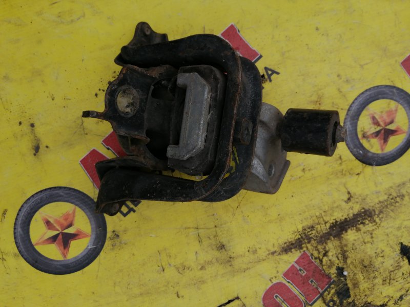 Подушка двигателя Toyota Ist NCP60 2NZ-FE 2003 правая