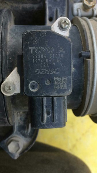 Датчик расхода воздуха Toyota Corolla ZRT151 1ZR-FE 2008
