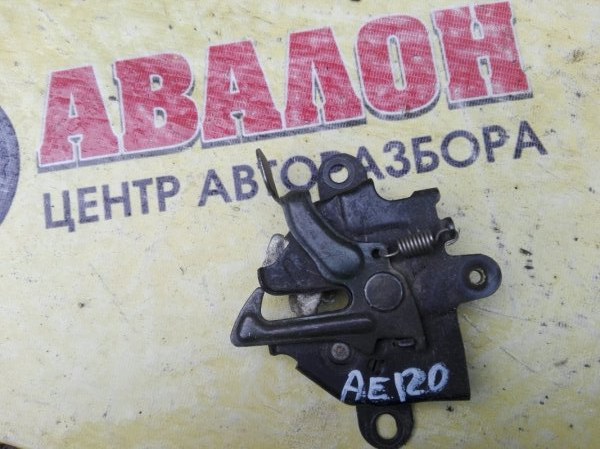 Замок капота Toyota Corolla NZE121 1NZ-FE 2002