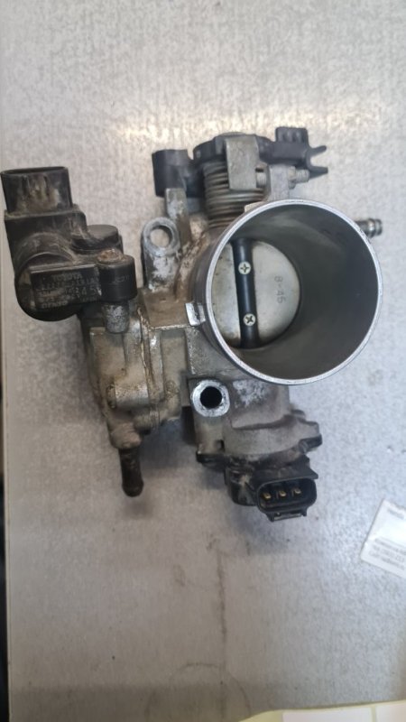 Дроссельная заслонка Toyota Corolla NZE121 1NZ-FE 2002
