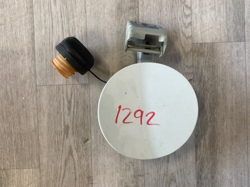 Лючок топливного бака Suzuki Grand Vitara 2010 jt J24B 6432065J12 контрактная