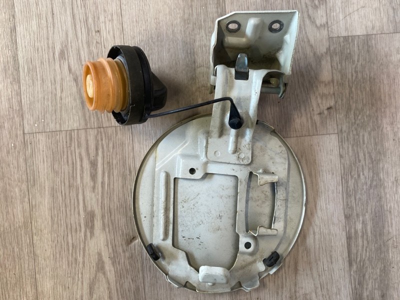 Лючок топливного бака Suzuki Grand Vitara jt J24B