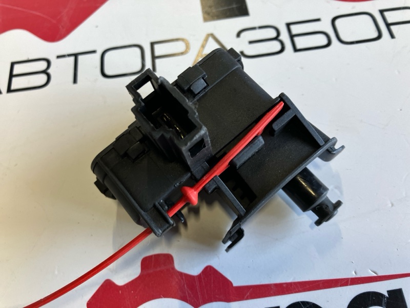 Замок лючка бензобака a4 2011 b8 2.0 cdnc