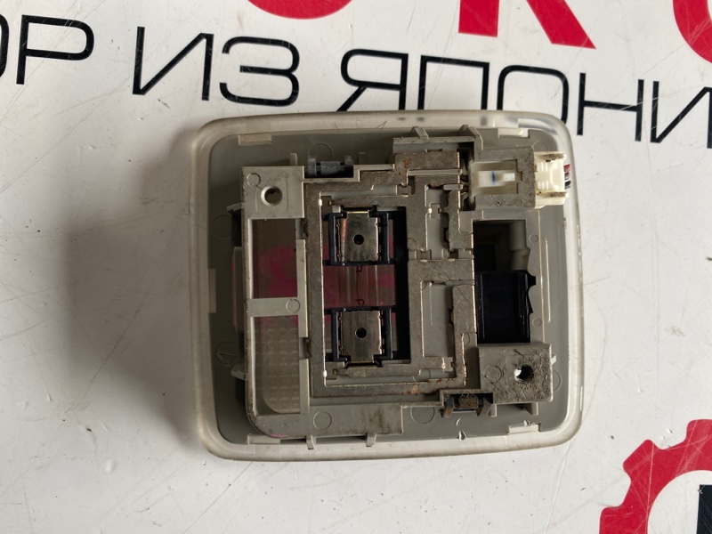 Плафон подсветки салона xtrail 2010 nt31 MR20