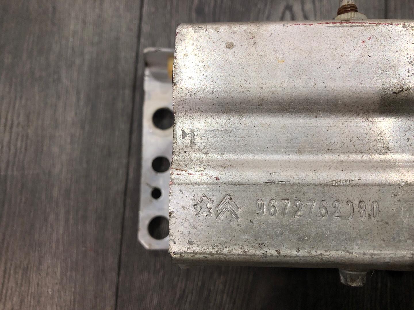Усилитель бампера передний C4 2011 B7 5F02