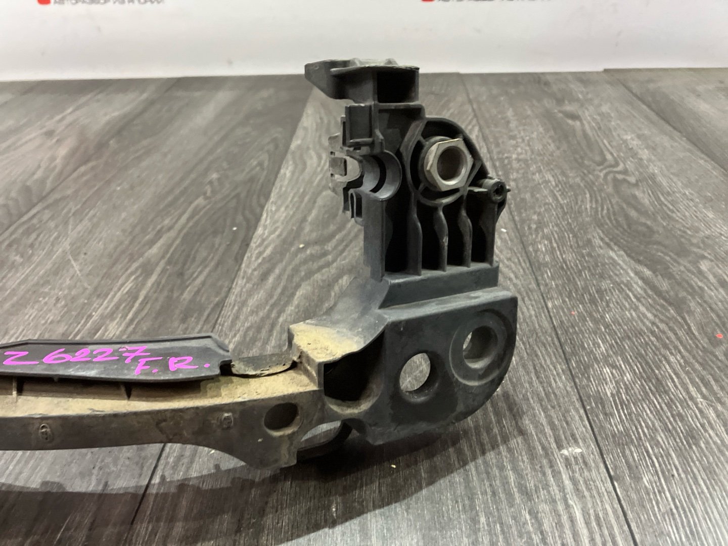 Крепление фары переднее правое Volkswagen Golf MK6 1.4 CAXA