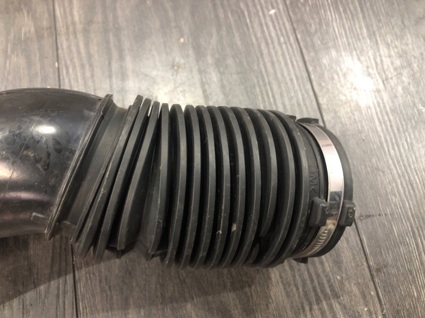 Патрубок воздушного фильтра C4 2011 B7 5F02 Патрубок воздушного фильтра C4 2011 B7 5F02