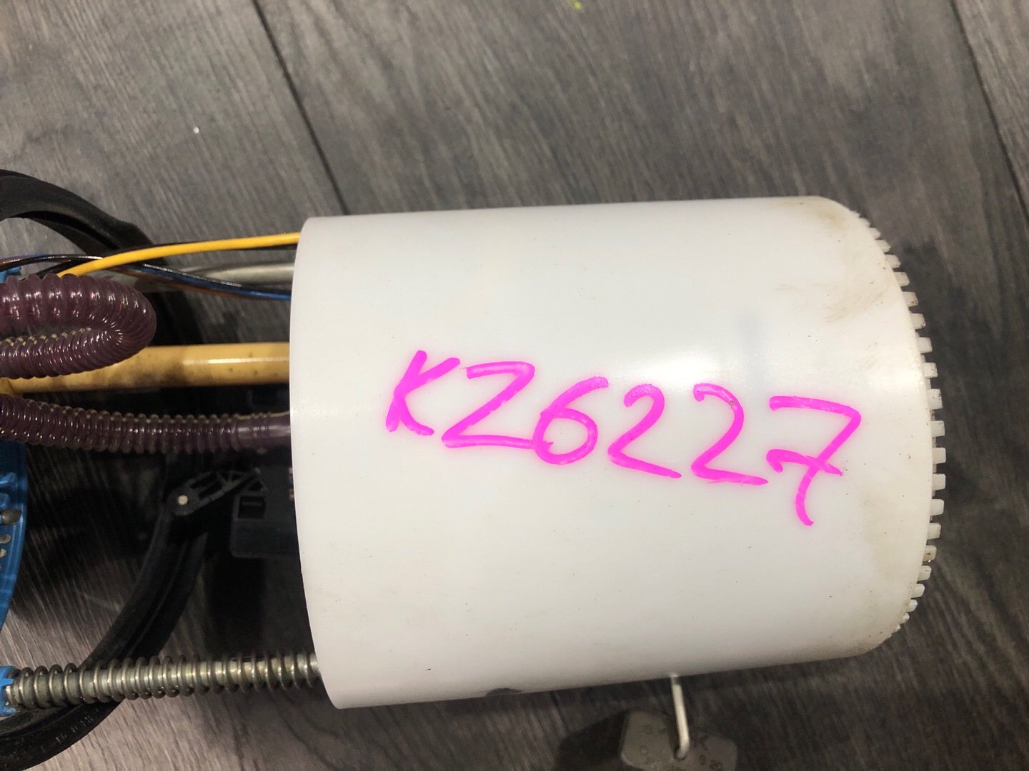 Бензонасос Golf 2011 MK6 1.4 CAXA