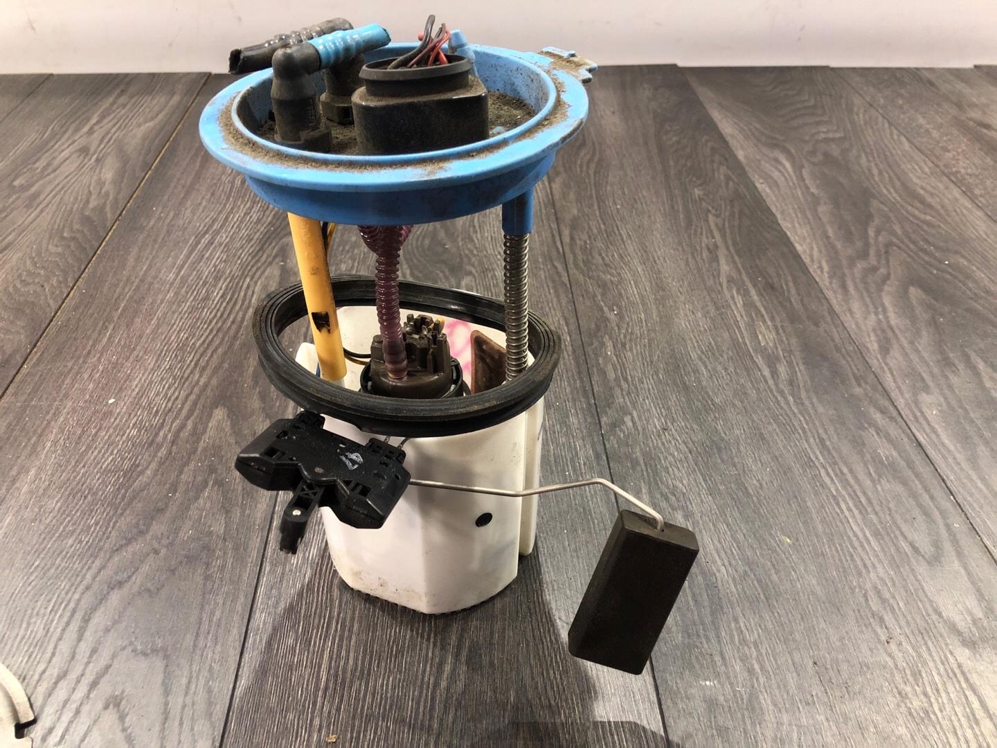 Бензонасос Golf 2011 MK6 1.4 CAXA