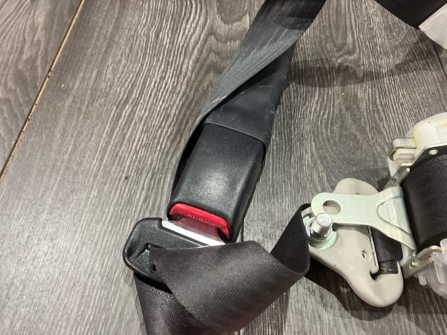 Ремень безопасности передний левый Suzuki Sx4 sx4 M15A