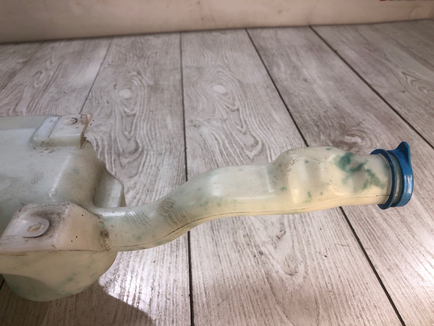 Бачок стеклоомывателя Sx4 2009 sx4 M15A Бачок стеклоомывателя Sx4 2009 sx4 M15A