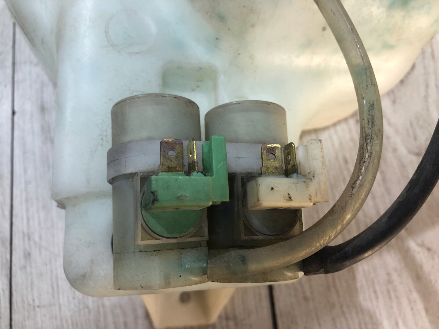 Бачок стеклоомывателя Sx4 2009 sx4 M15A Бачок стеклоомывателя Sx4 2009 sx4 M15A