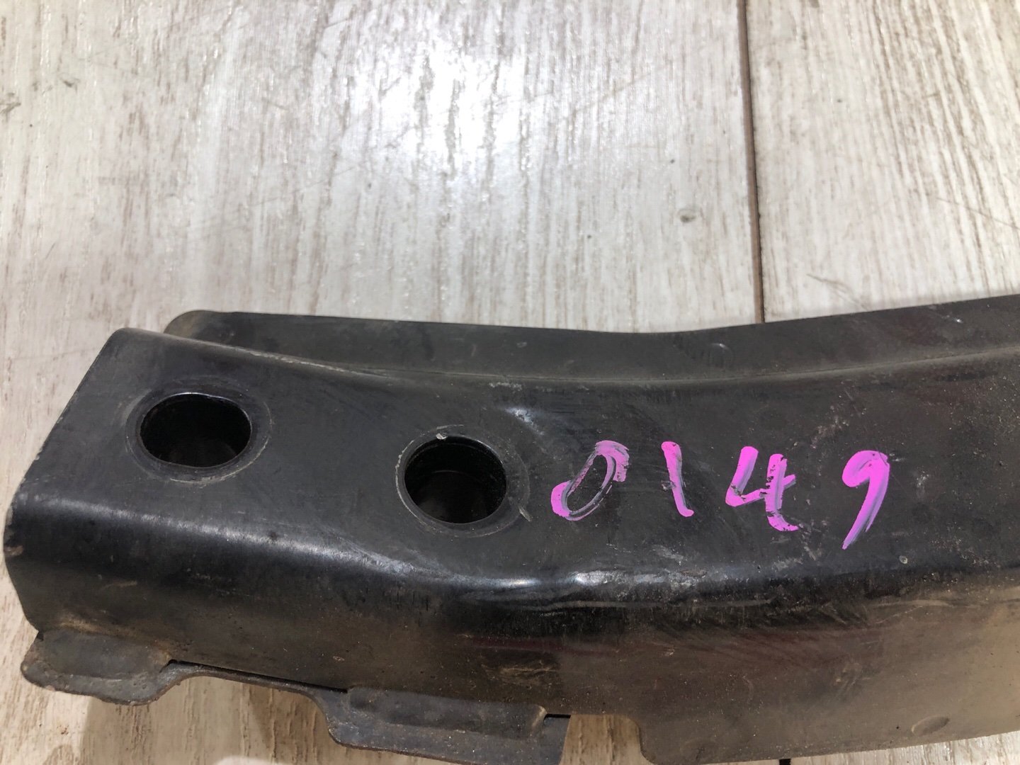 Кронштейн фары правый mitsubishi outlander GF7W 4J11 2.0