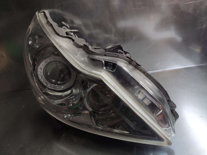 Фара правая G25 2006-2013 V37 Фара правая G25 2006-2013 V37