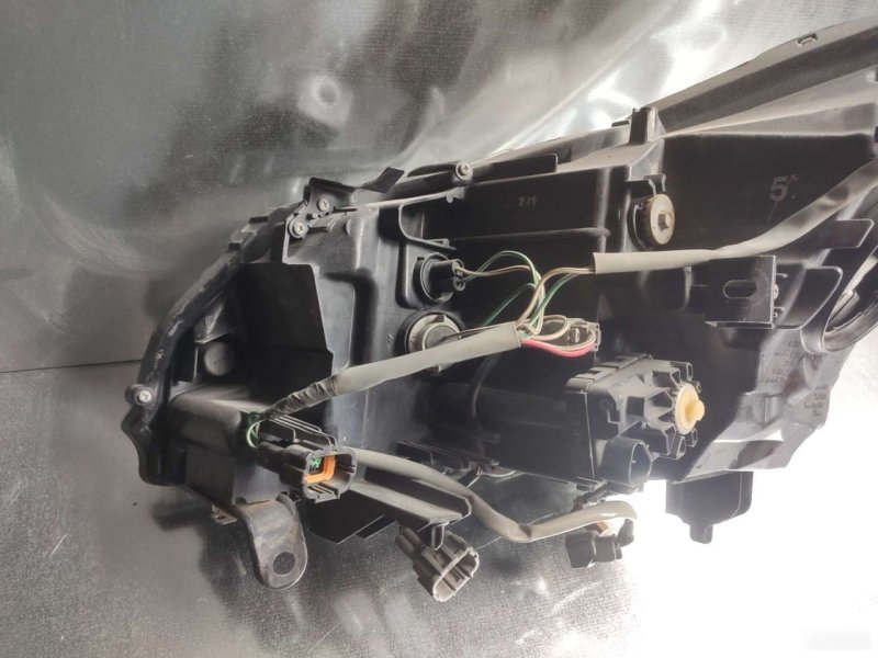 Фара правая G25 2006-2013 V37 Фара правая G25 2006-2013 V37